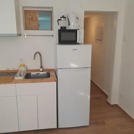 Chiado Carmo Sunny *